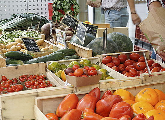marchés cagettes fruits légumes